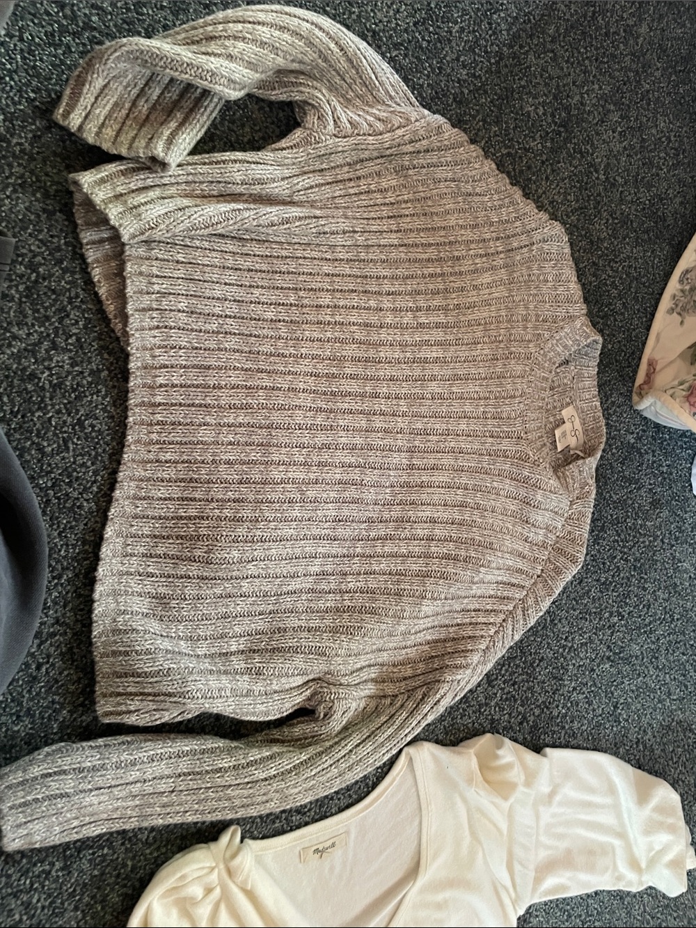 Jessica Simpson Heather Gray Ribbed Scoop-Neck Sweater